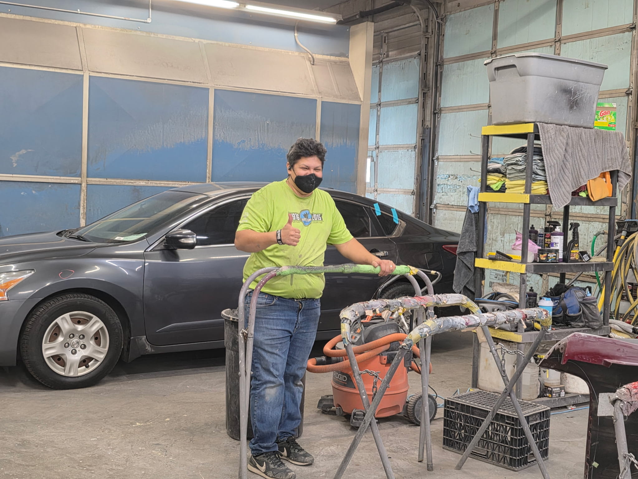 Some of our employees in the bodyshop.